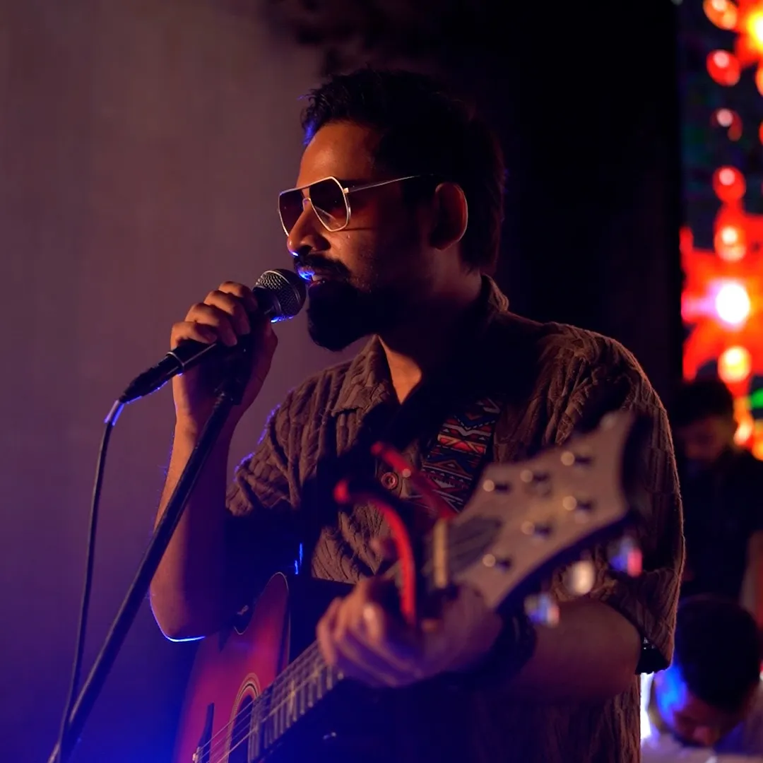 Solo singer and band 