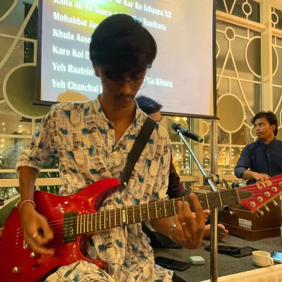 Skilled Guitarist for Hire Music Projects